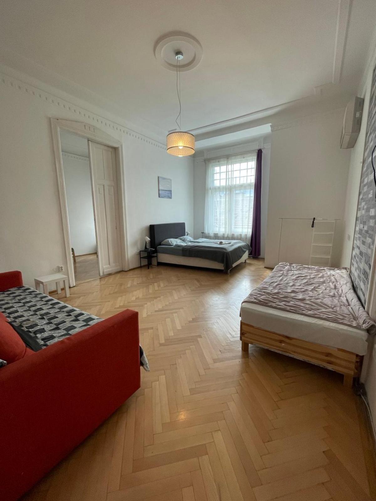White Pearl Rooms Near Gozsdu Budapest Exterior photo